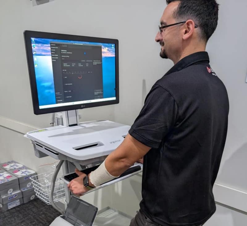 Estación de trabajo móvil y flujo clínico en Quantum Radiology Bankstown